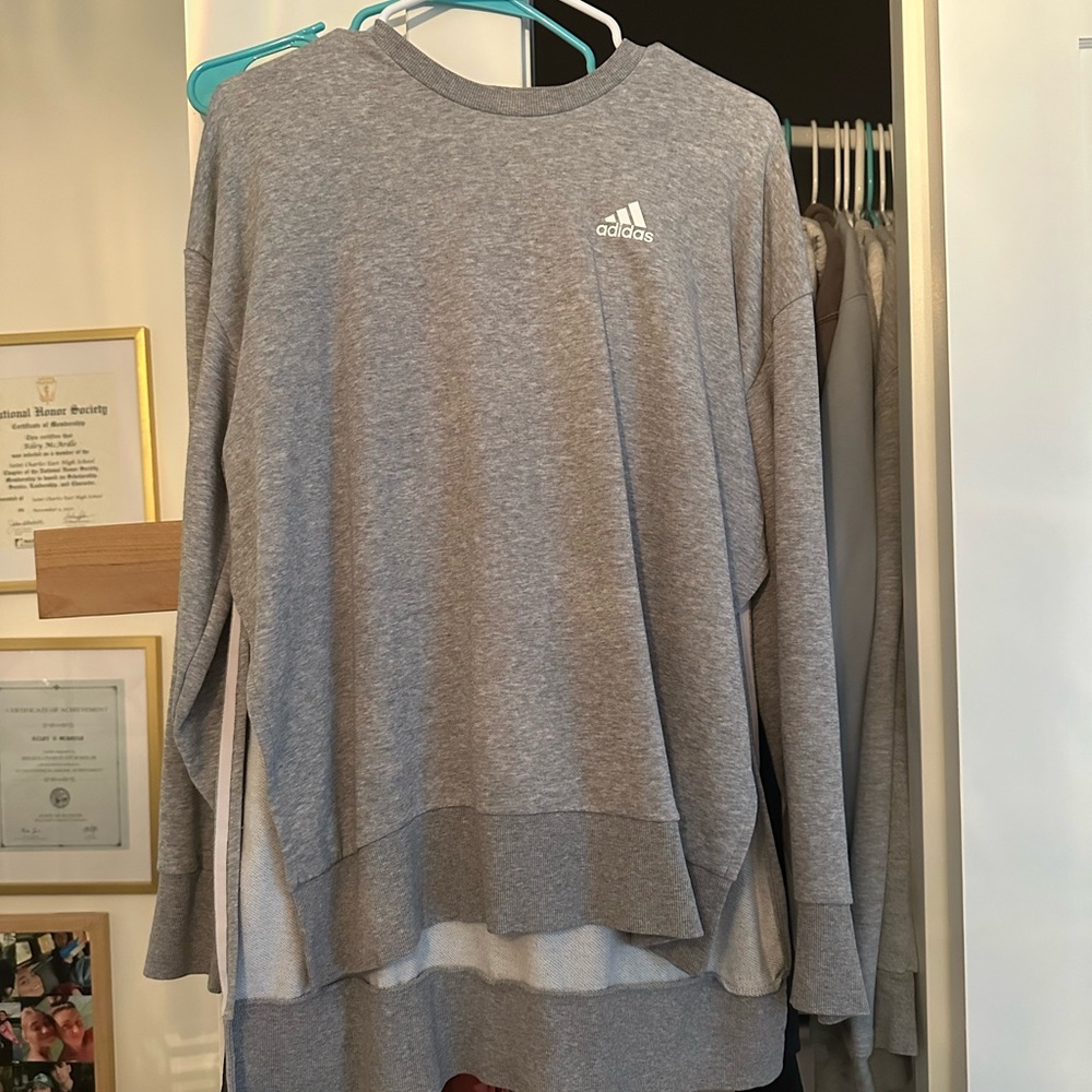 Adidas Sweatshirt